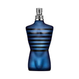 Flacon de parfum bleu foncé en forme de torse masculin avec des rayures noires.